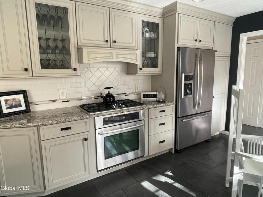 227 S Springhurst Drive, photo 3