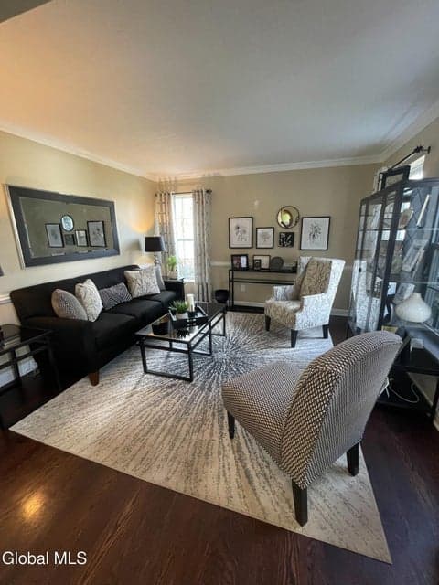 227 S Springhurst Drive, photo 2