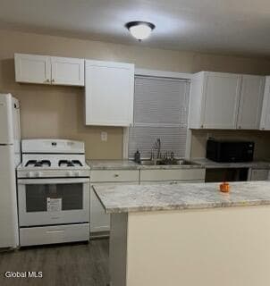 130 Hudson River Road, photo 3