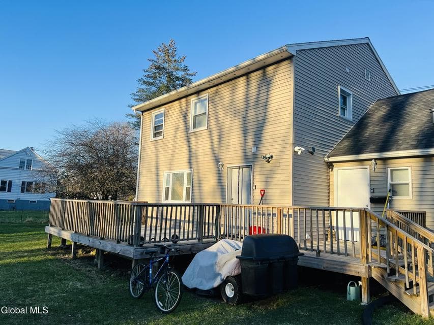 130 Hudson River Road, photo 2