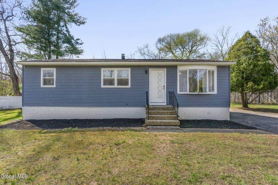 79 S Amherst Avenue, photo 2