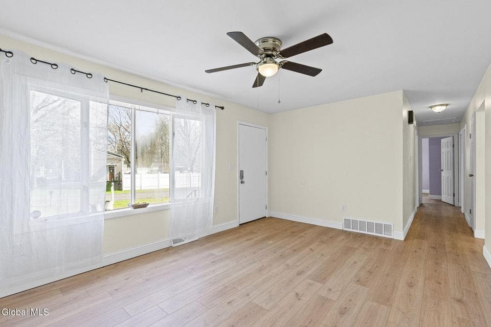 79 S Amherst Avenue, photo 4