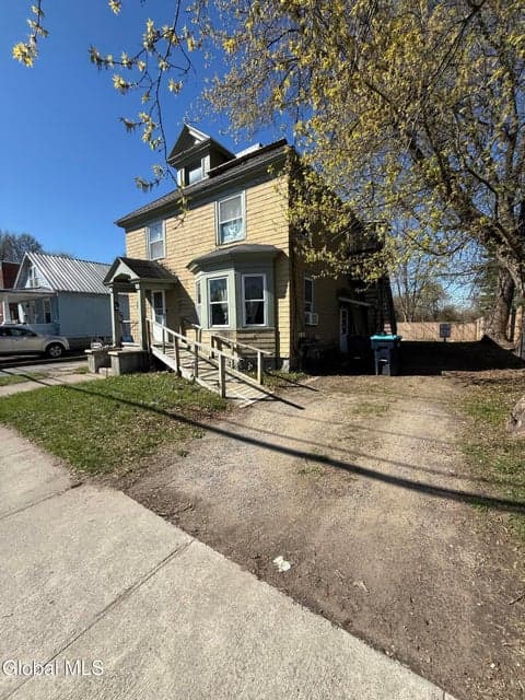 9 Feeder Street, photo 1