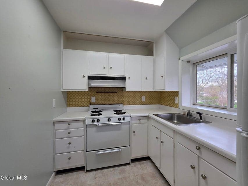 214 W Main Street, photo 4