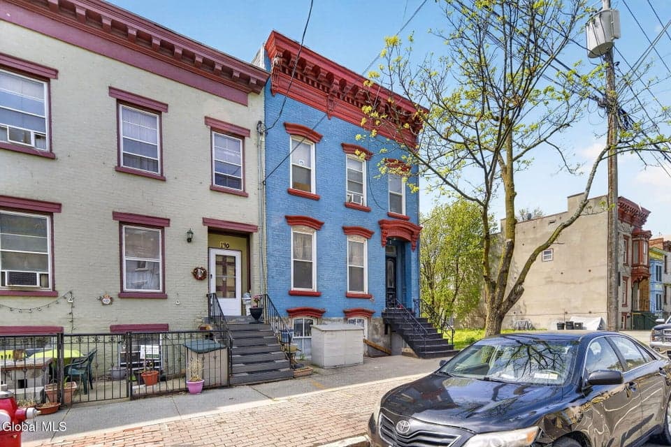 192 Clinton Avenue, photo 2