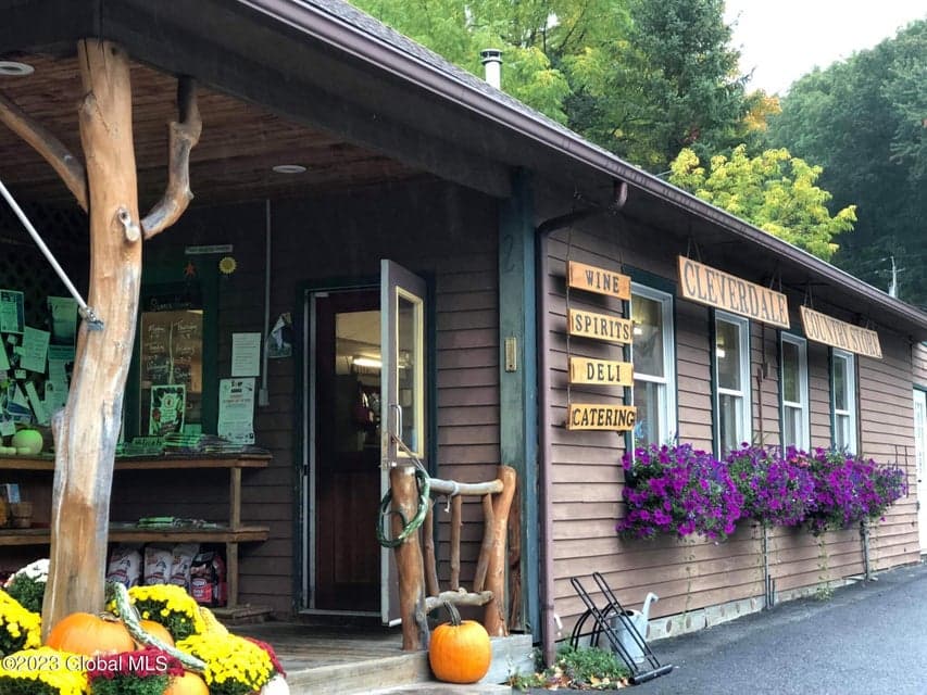 2660 State Route 9L, Queensbury, NY