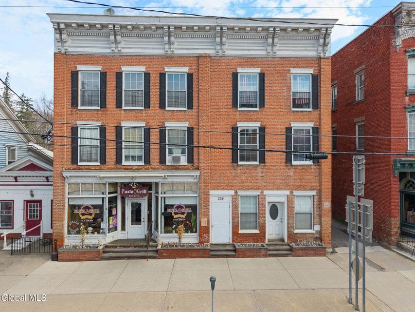 334 Main Street, photo 1