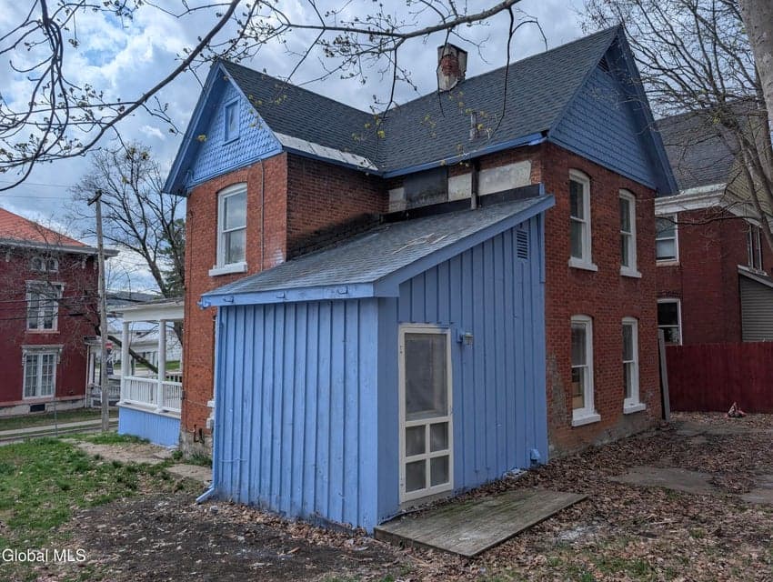 21 Monroe Street, photo 3