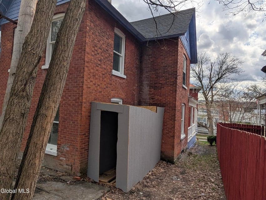 21 Monroe Street, photo 4