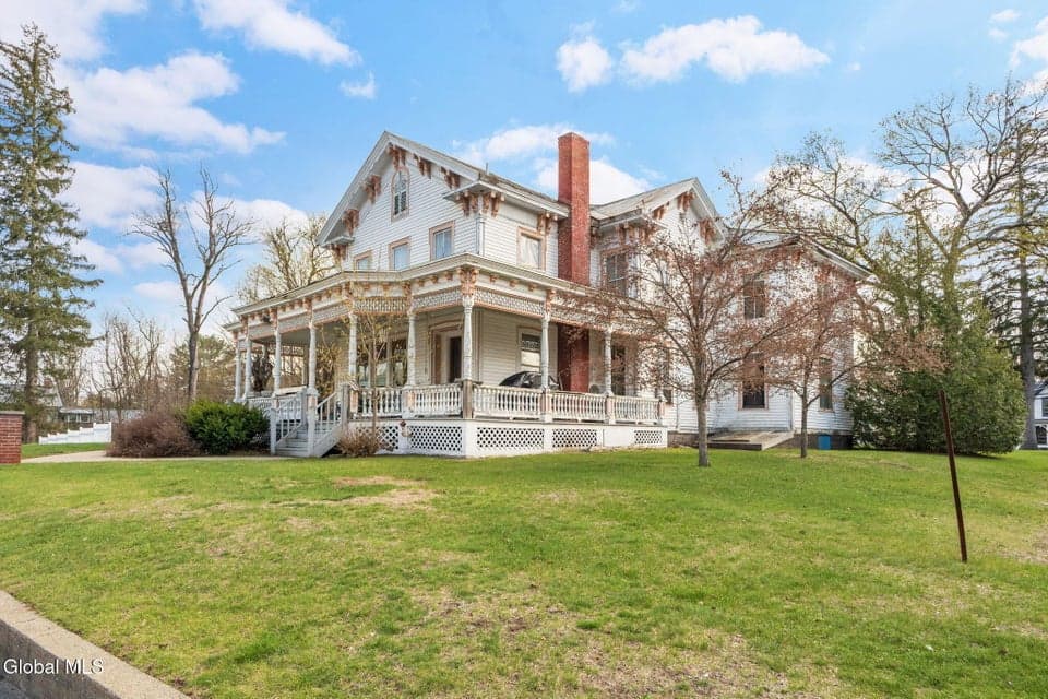 3847 Main Street, photo 2