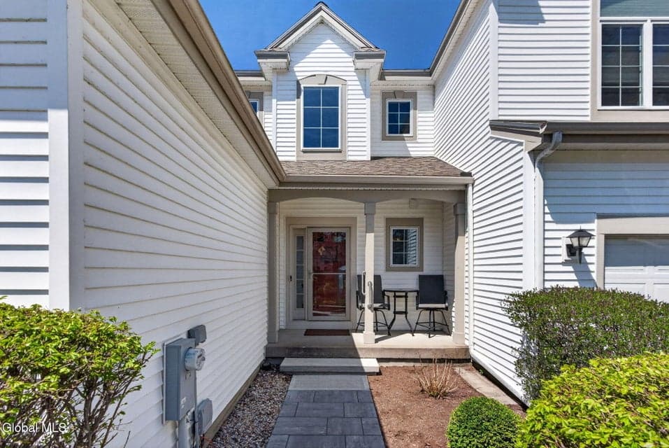 19 Empire Circle, photo 2