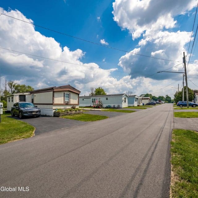 40 Meadow Lane, photo 2