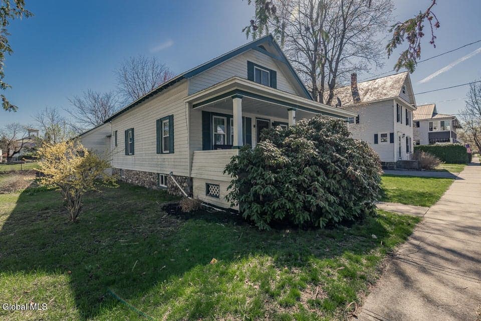 38 1st Avenue, photo 2