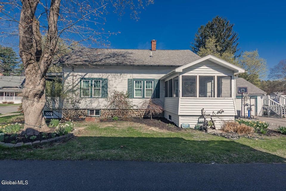 38 1st Avenue, photo 4