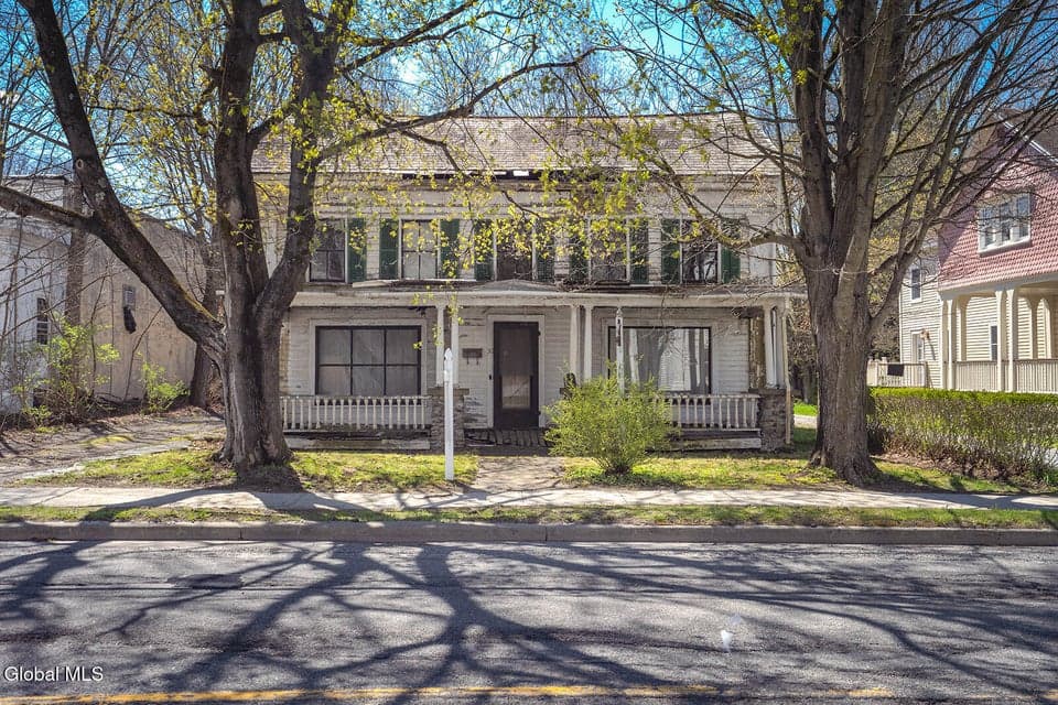 30 E Main Street, photo 3