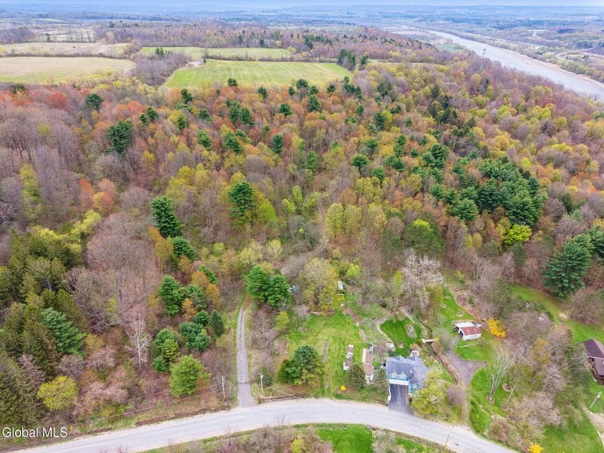 L 24.2 Switzer Hill Road, photo 1