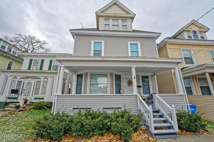 8 Catalpa Drive