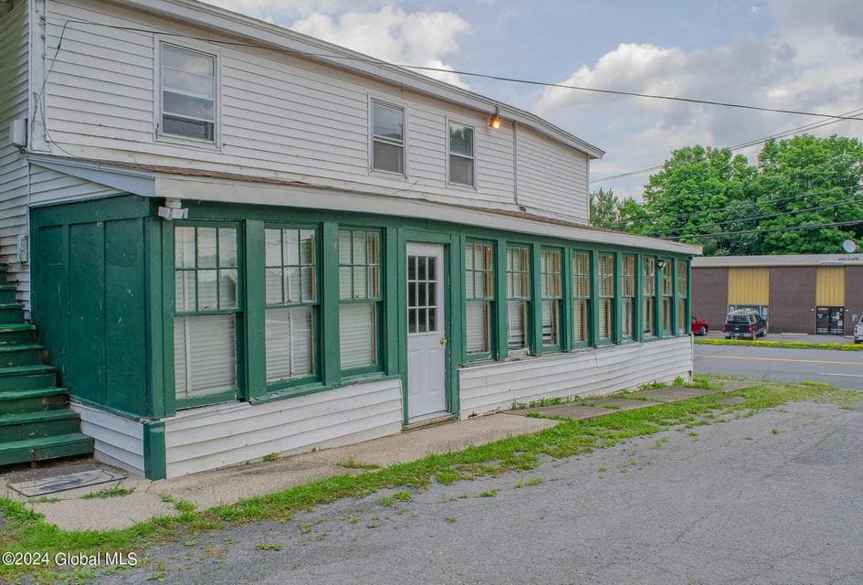 1620 Columbia Turnpike, photo 1