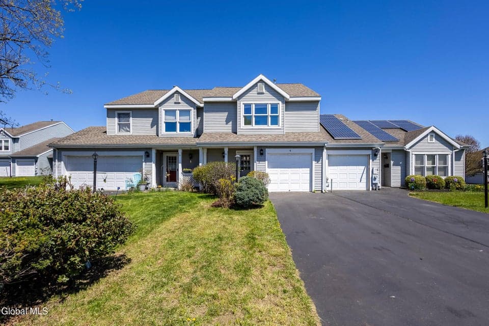 4 Justine Court, East Greenbush, NY 12144