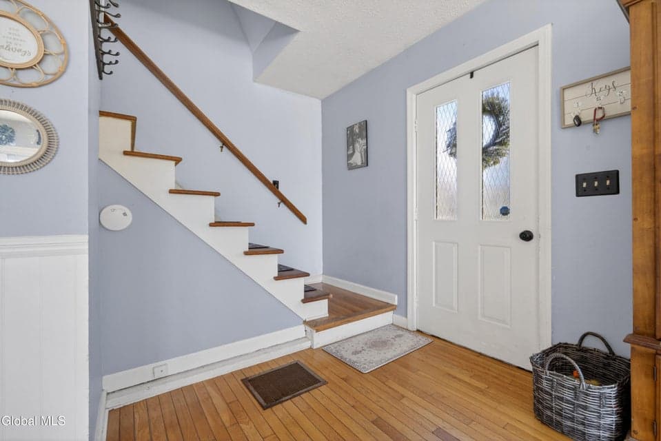 47 Halterman Road, photo 2