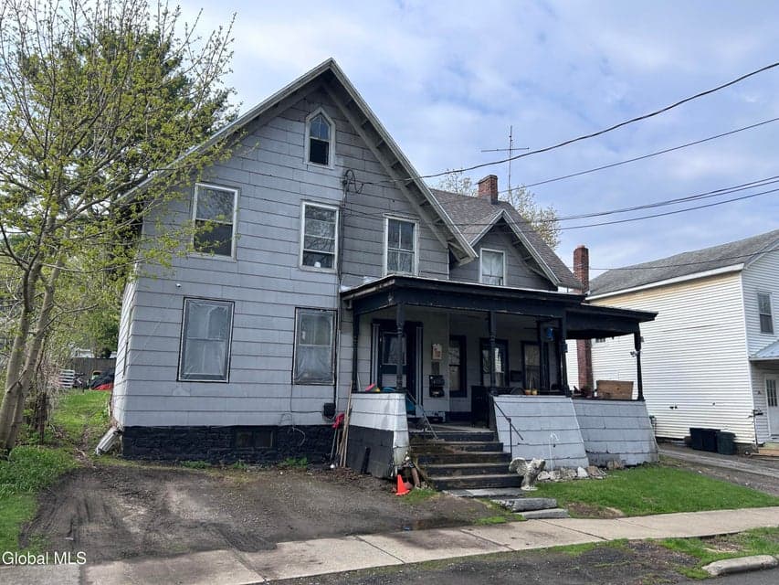 120 Front Street, photo 1