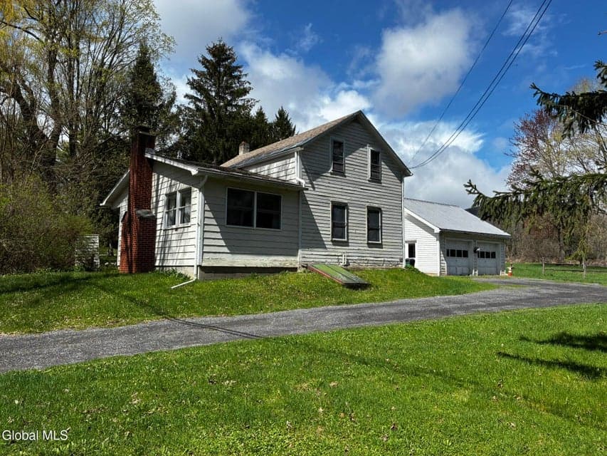134 Schoolhouse Road, photo 1