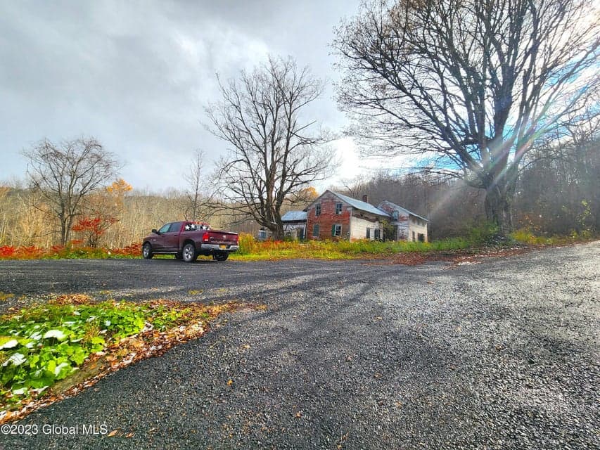 172 Mace Hill Road, photo 1