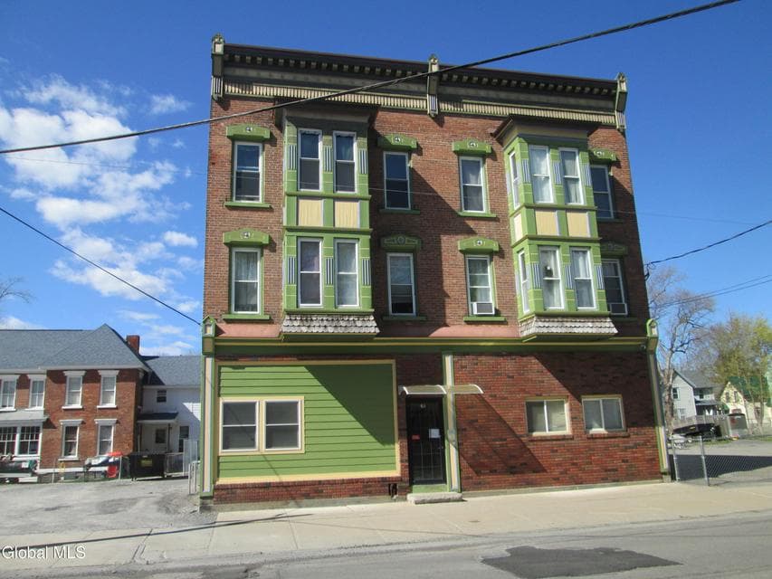 70 North Street, photo 1