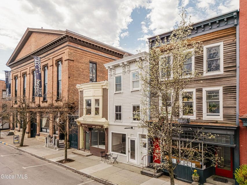 323 Warren Street, photo 4