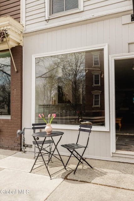 323 Warren Street, photo 5