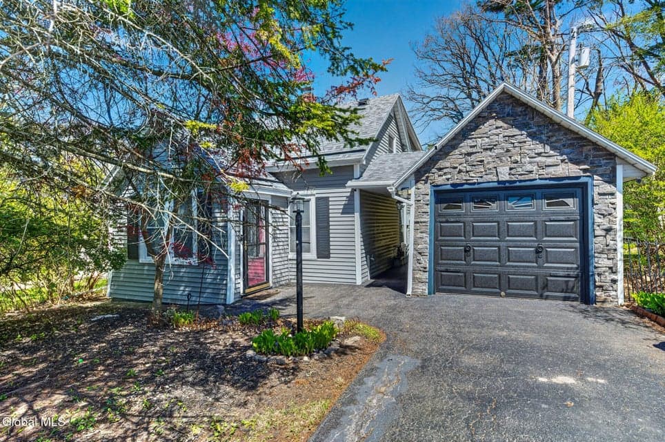 1817 Nott Street, Schenectady, NY