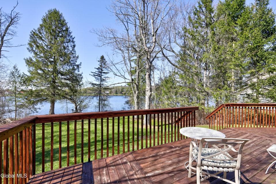 536 S Shore Road, photo 4