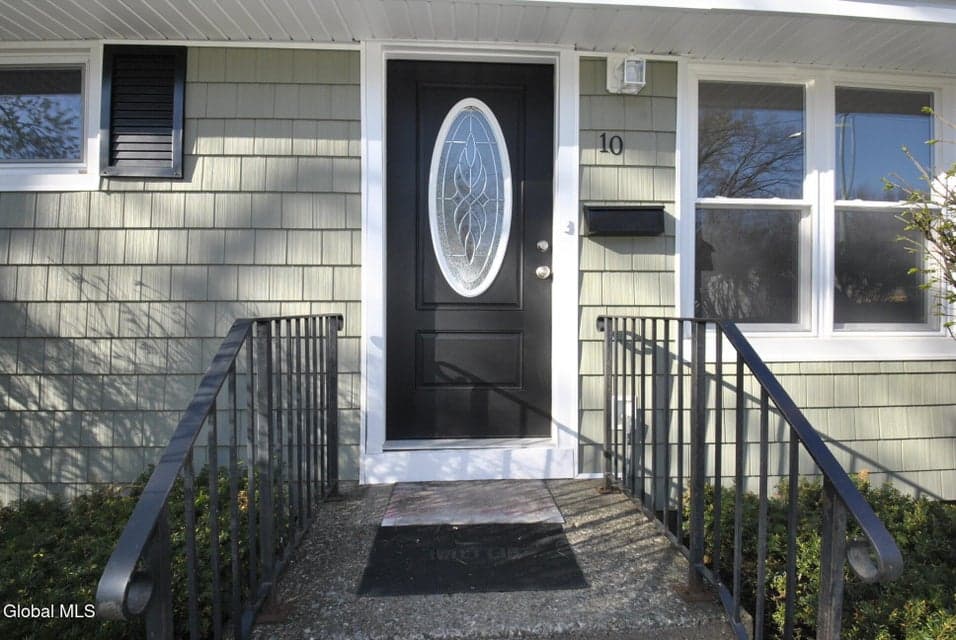 10 Bridle Path, photo 2
