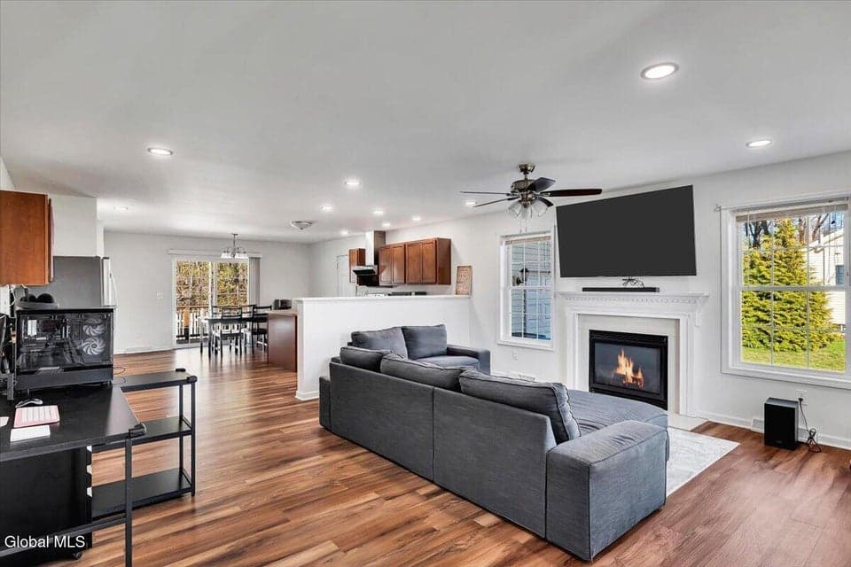 18 Kelly Lane, Halfmoon, NY, photo 4