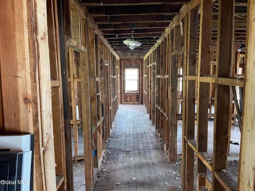 100 Holser Road, photo 3