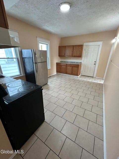 1075 Pleasant Street, Schenectady, NY, photo 4