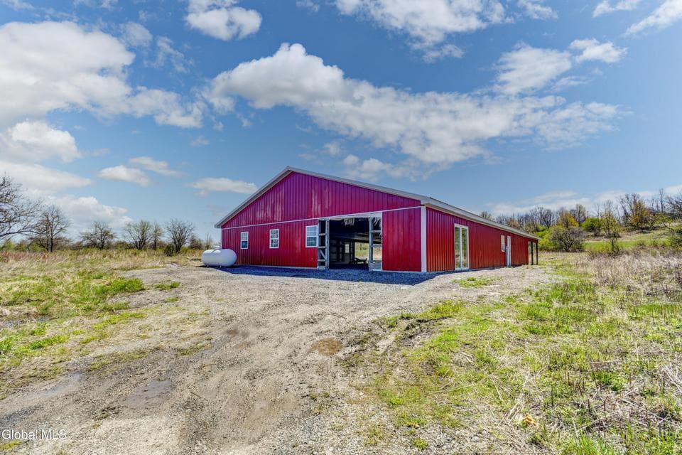 557 Old Sharon Road, photo 2