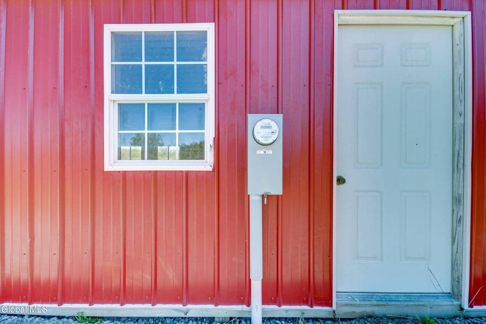 557 Old Sharon Road, photo 4