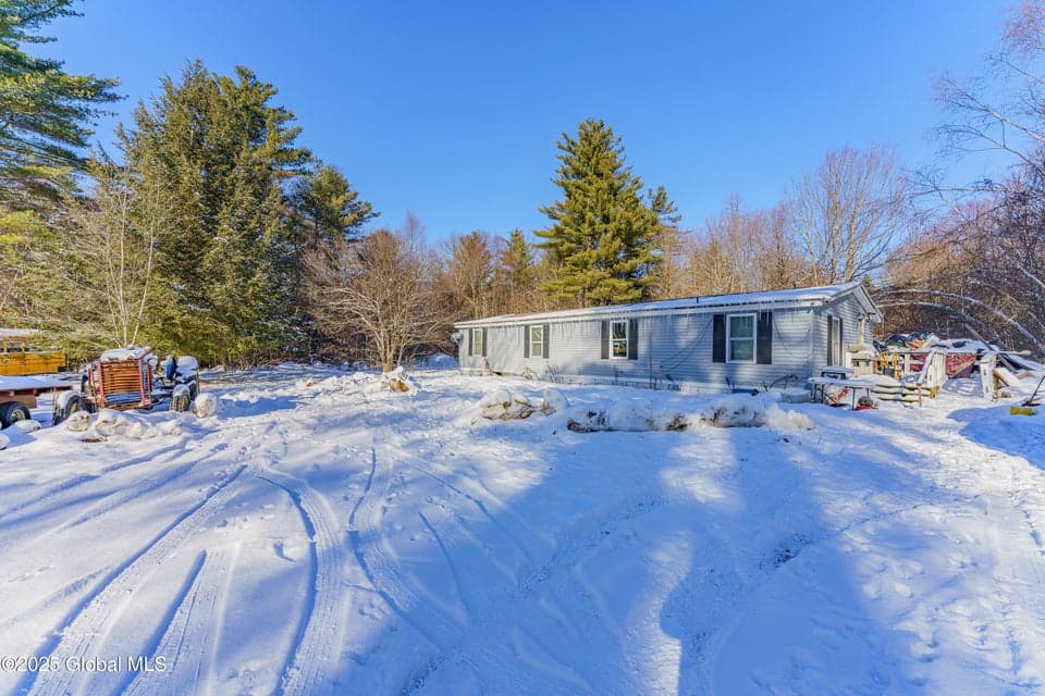165 Howe Road, photo 2