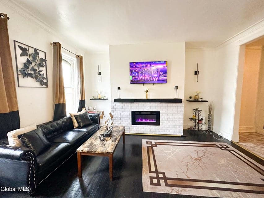 146 Lark Street, photo 2