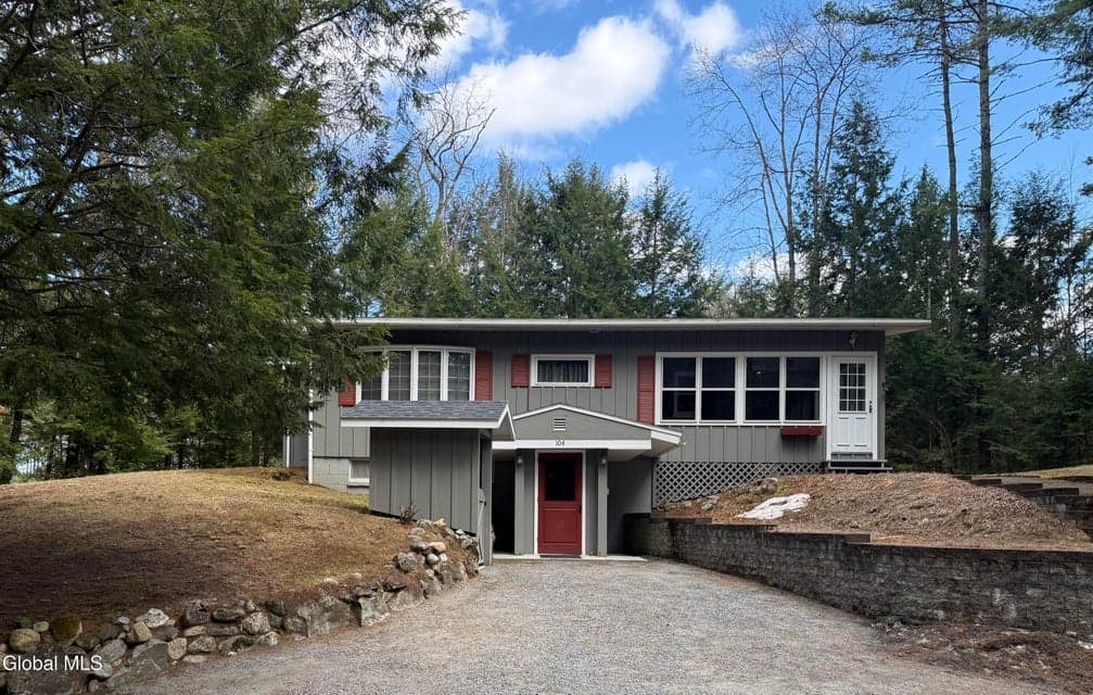 104 Clarkson Road, photo 1