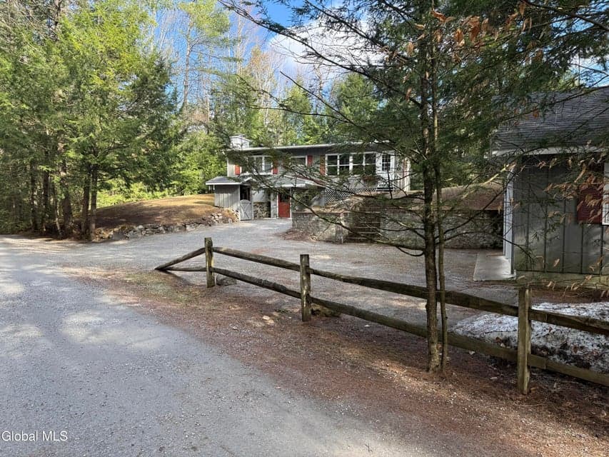 104 Clarkson Road, photo 2