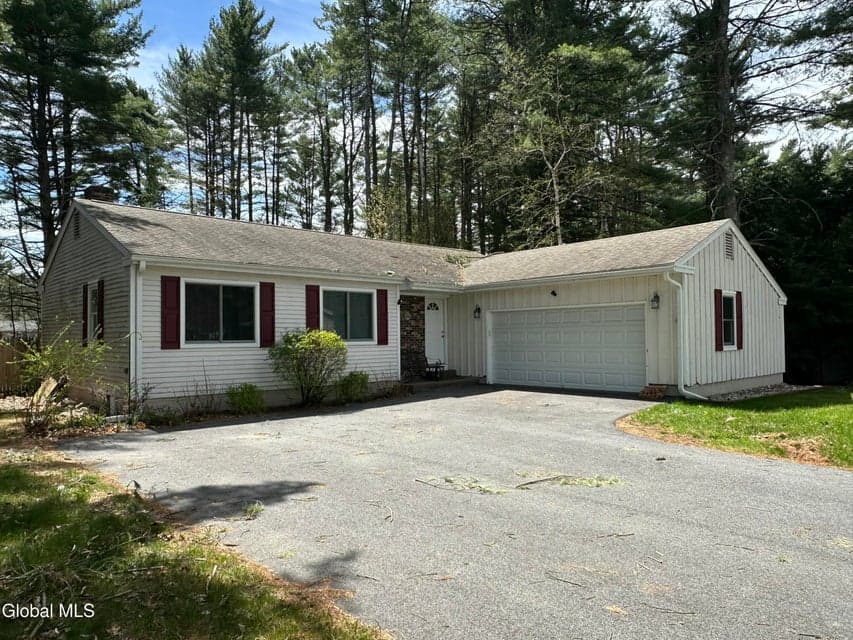 16 John Street, Queensbury, NY 12804
