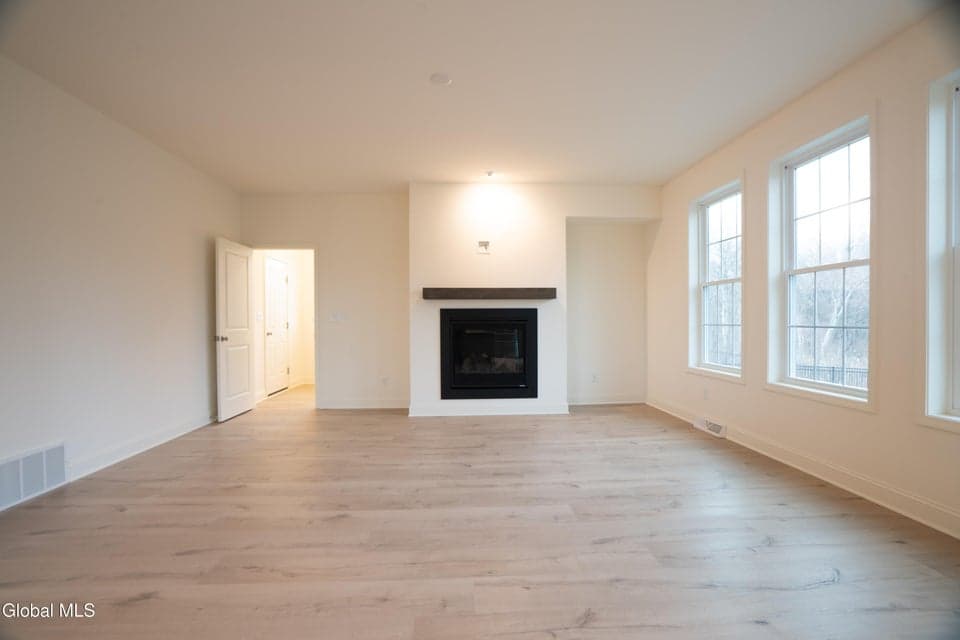 48 Lancaster Court, photo 5