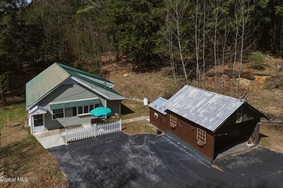 16 Pump House Road, Lake Luzerne, NY 12846