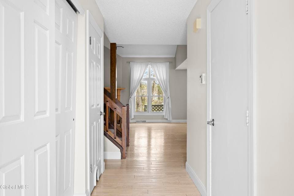 125 Garnett Lane, photo 4