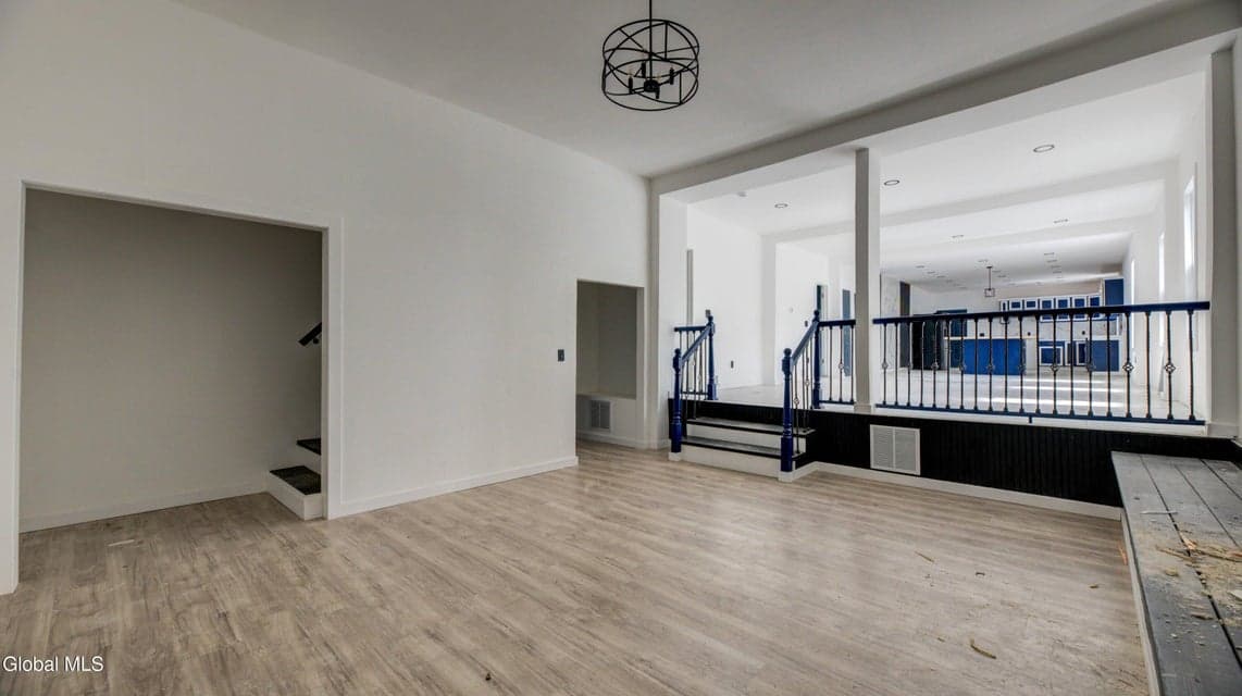 24 Jay Street, photo 4
