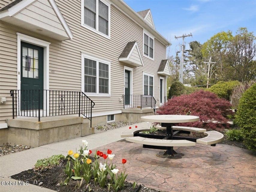 1110 Western Avenue, 10, Albany, NY 12203