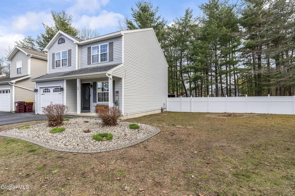 39 Woodthrush Court, photo 2
