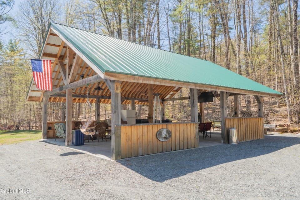 141 River Road, photo 3